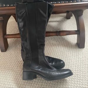 LONIGRO ITALY black leather pull on boots